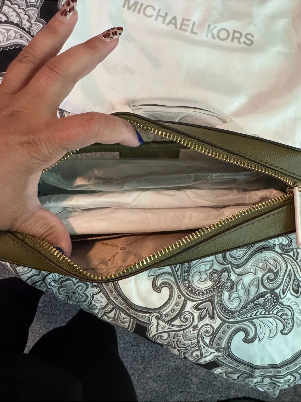 Michael Kors Olive Green Crossbody Bag - Picture 4 of 5